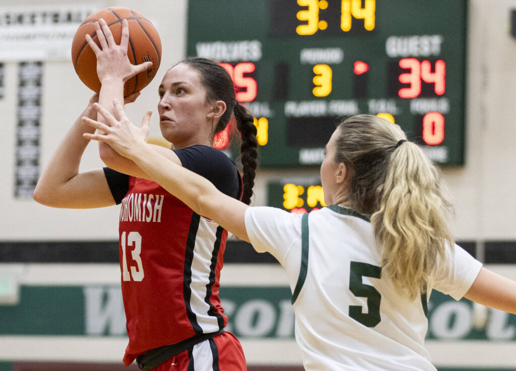 Snohomish&rsquo;s Sienna Capelli takes a jump shot while being guarded by Jackson&rsquo;s Mackenzie Pepin during the game on Thursday, Jan. 22, 2026 in Mill Creek, Washington. (Olivia Vanni / The Herald)
