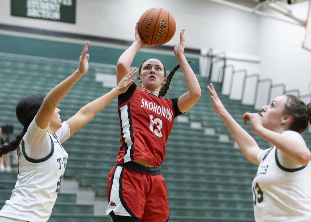 Snohomish&rsquo;s Sienna Capelli takes a jump shot during the game against Jackson on Thursday, Jan. 22, 2026 in Mill Creek, Washington. (Olivia Vanni / The Herald)

