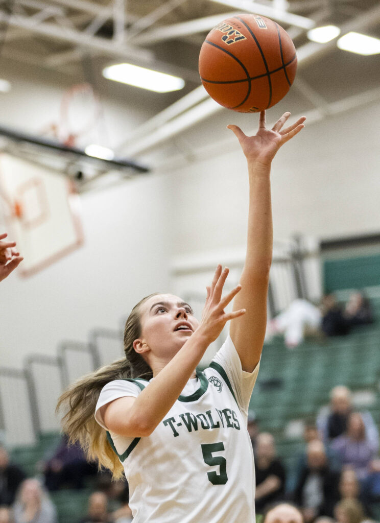 Jackson&rsquo;s Mackenzie Pepin makes a layup during the game against Snohomish on Thursday, Jan. 22, 2026 in Mill Creek, Washington. (Olivia Vanni / The Herald)
