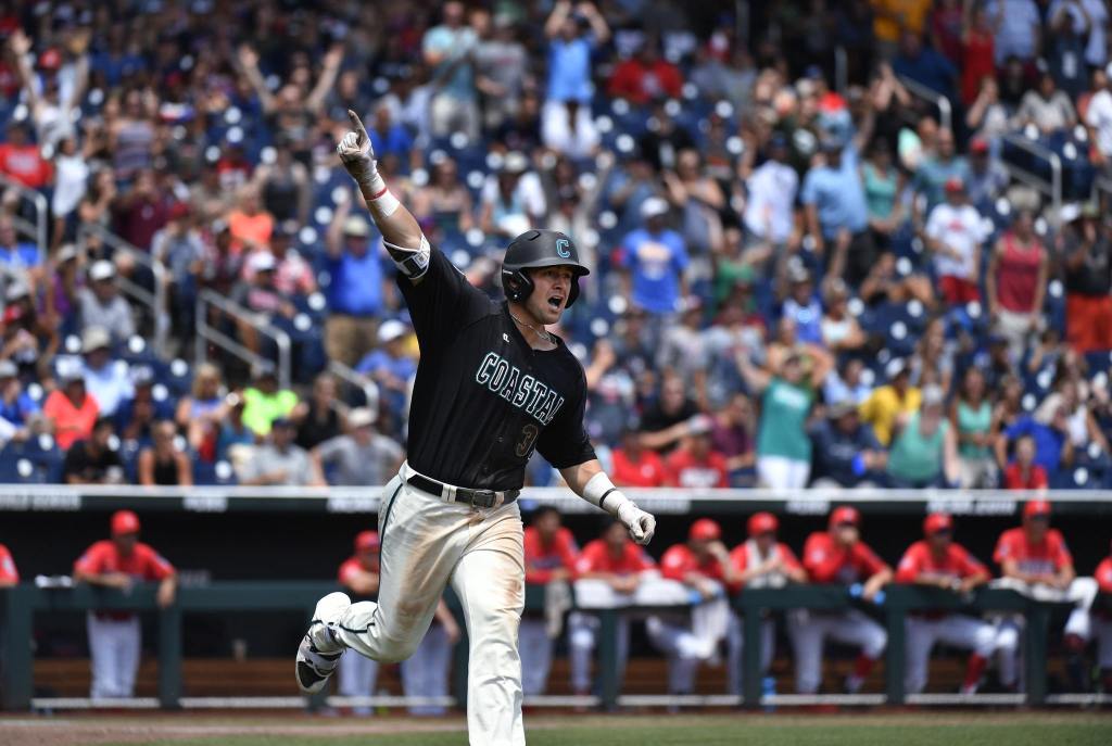 Coastal Carolina tops Arizona 4-3, wins College World Series