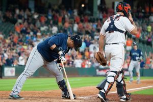 M’s can’t complete comeback, lose 9-8 as Astros sweep series
