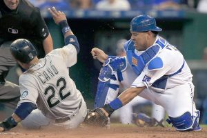 M’s hang on to beat Royals 3-2, snap long road losing skid