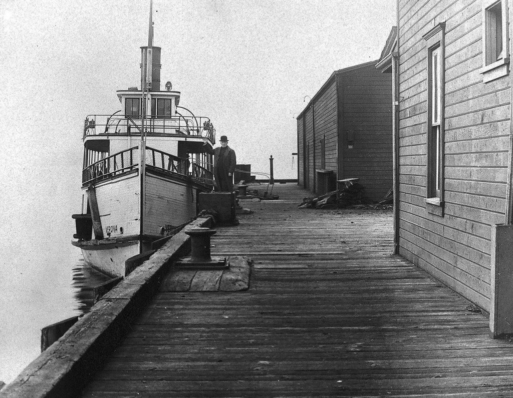 The Verona sits at the Everett City Dock. (Northwest History Room / Everett Public Library)