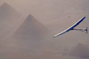 Solar Impulse flies over pyramids on globe-circling trip