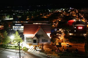Moving history: Weyerhaeuser building hauled to new home