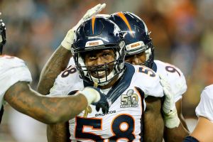 Von Miller signs record $114.5 million deal with Broncos