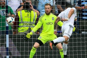 Sporting KC shuts out the Sounders 3-0