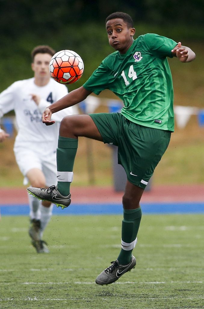 Edmonds-Woodway midfielder Lucas Teklemariam controls a pass during the 3A District 1 championship game against Glacier Peak on Saturday at Shoreline Stadium.