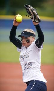 Everett&rsquo;s Sydney Taggart delivers a pitch during the Class 3A softball third-place game against Mt. Spokane in Lacey on Saturday. Everett defeated Mt. Spokane 14-4.