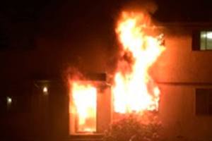Cooking oil ignites Lynnwood apartment fire, displaces 18