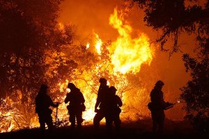 Big wildfires threaten communities across the Western US