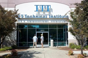 Editorial: Student loans propped up failing for-profit schools