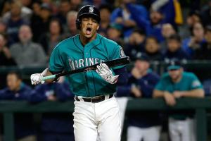 M’s avoid no-hitter, open up big series with 3-2 loss to Blue Jays