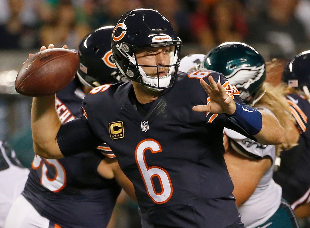 Wentz comes through again as Eagles beat Bears 29-14