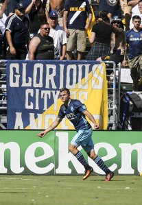 Sounders defeat Galaxy in L.A. for the first time in 9 years