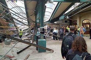 Train crashes into New Jersey station; 1 dead, 100 injured