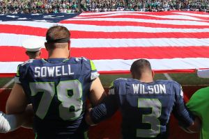 Hobbled Russell Wilson leads Seahawks to last-minute win