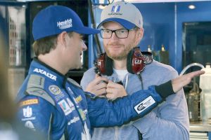 Earnhardt visits track to support Hendrick teammates