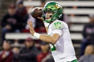 Thiel: Fifth-ranked Huskies face once-mighty Ducks