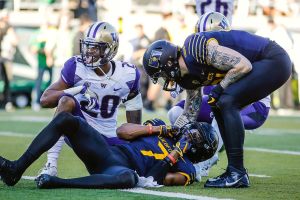 Streak over: No. 5 UW ends losing skid to Oregon with 70-21 rout
