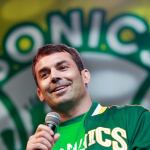 Investor Chris Hansen speaks to supporters of a proposal for a new NBA arena during a rally on June 14, 2012, in Seattle. (AP Photo/Elaine Thompson)