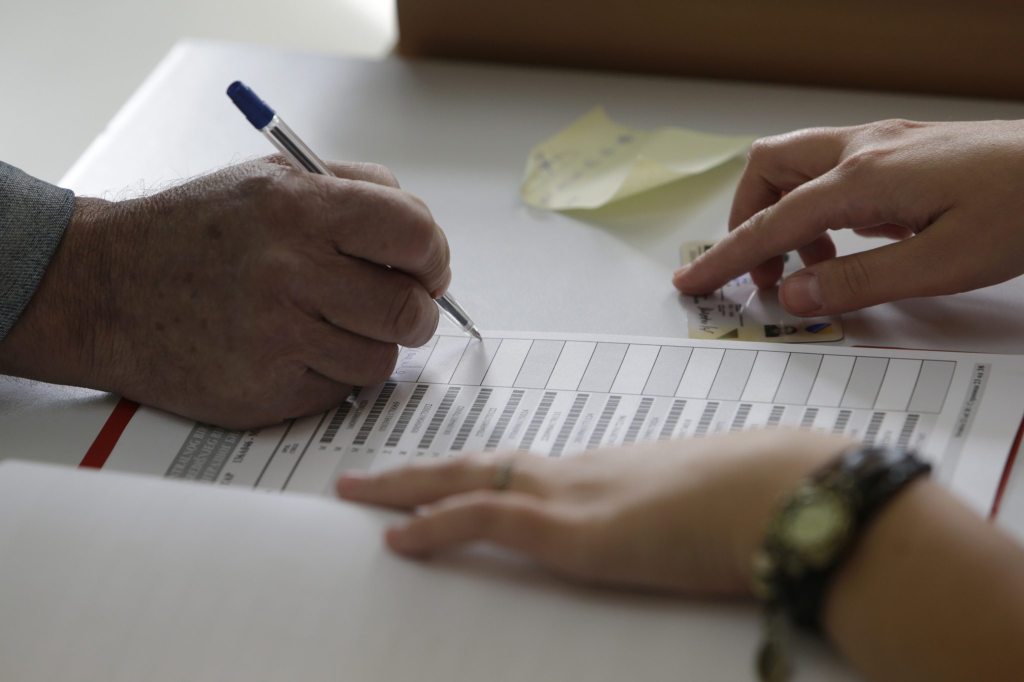 Nationalist parties win local elections in Bosnia