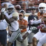 UW sticks at No. 4, WSU cracks top 25 in AP college football poll