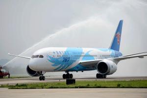 Boeing wins $3.2 billion order from China Southern for 787s