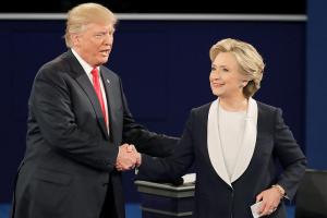 A bitter battle in St. Louis between Clinton and Trump