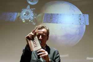 Photos show European Mars probe crashed, may have exploded