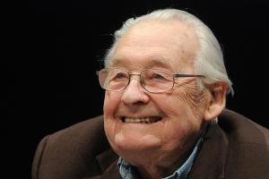 Leading Polish filmmaker Andrzej Wajda dies at 90