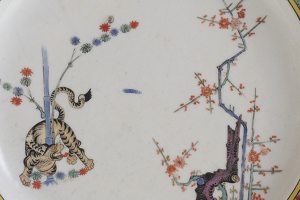 Kakiemon enameled porcelain plate popular with collectors