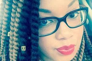 Delta flight attendant blocks black female doctor