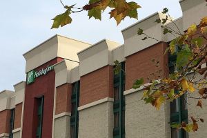 Everett Holiday Inn sold, switching to Marriott; 84 lose jobs