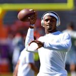 Clemson quarterback Deshaun Watson warms up prior to the start of the Tigers&rsquo; game against Syracuse last Saturday. (AP Photo/Richard Shiro)