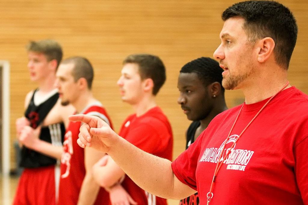 Mike Trautman runs a practice at the Walt Price Student Fitness Center in Everett Thursday night on December 8, 2016. Trautman is the new men&rsquo;s basketball coach at Everett Community College. (Kevin Clark / The Herald)