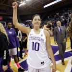 Washington’s Plum sets Pac-12 career scoring record