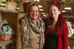 Arlington gift-shipping business sends out 1,000 baskets a day