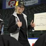 Snohomish native Bender inspires local women’s hockey players