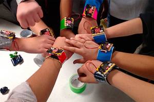 Everett middle-school students test Microsoft program