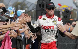 Carl Edwards stepping away from NASCAR, but not ‘retiring’