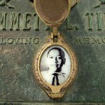 In this May 4, 2005 photo, Emmett Till&rsquo;s photo is seen on his grave marker in Alsip, Illinois. (Robert A. Davis/Chicago Sun-Times via AP)