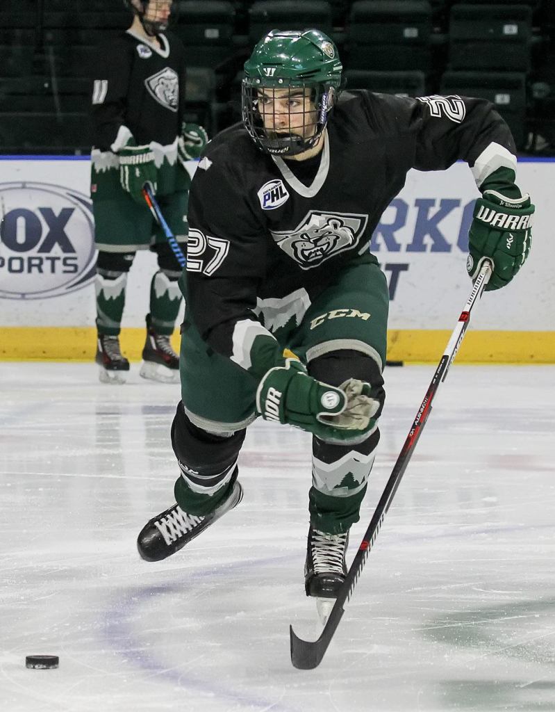 U16 Everett Junior Silvertips&rsquo; Hunter Campbell runs through drills on Jan. 11 at Xfinity Arena in Everett. (Kevin Clark / The Herald)