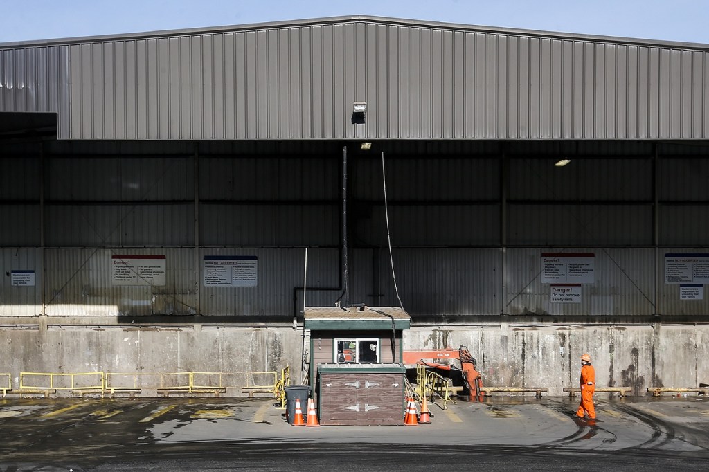 The North County Transfer Station in Arlington is seen on Thursday. (Ian Terry / The Herald)