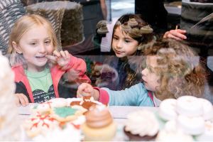 Jenny Cookies Bakeshop makes dough with sugar, butter in Lake Stevens