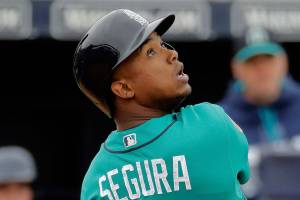 Hernandez, Segura among M’s passing eye test