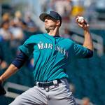 Mariners starting pitcher Drew Smyly throws against the Indians during the first inning of a spring training game March 1, 2017, in Goodyear, Ariz. (AP Photo/Ross D. Franklin)