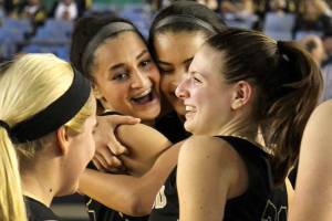 Lynnwood girls win, face top-seeded Bishop Blanchet next
