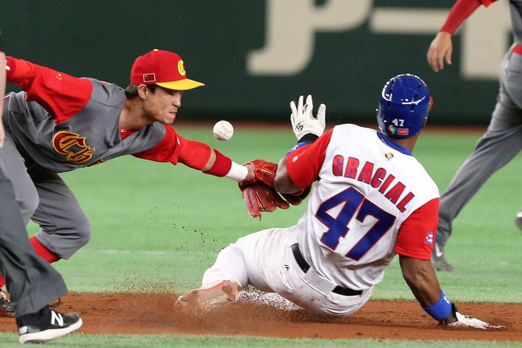 Netherlands, Israel advance to second round of WBC