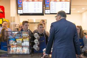 Gov. Inslee visits Marysville Pilchuck to see new cafeteria